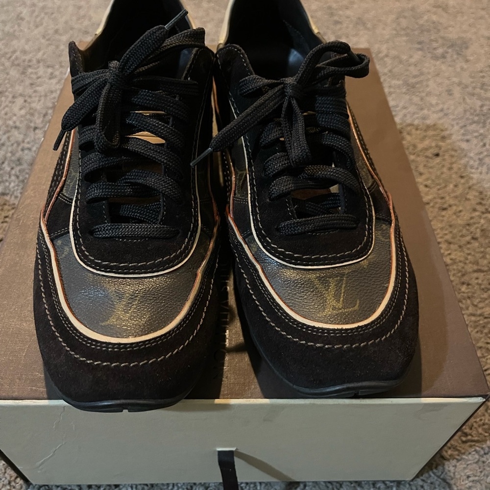 Authentic Men’s Louis Vuitton Sneakers. Size 9